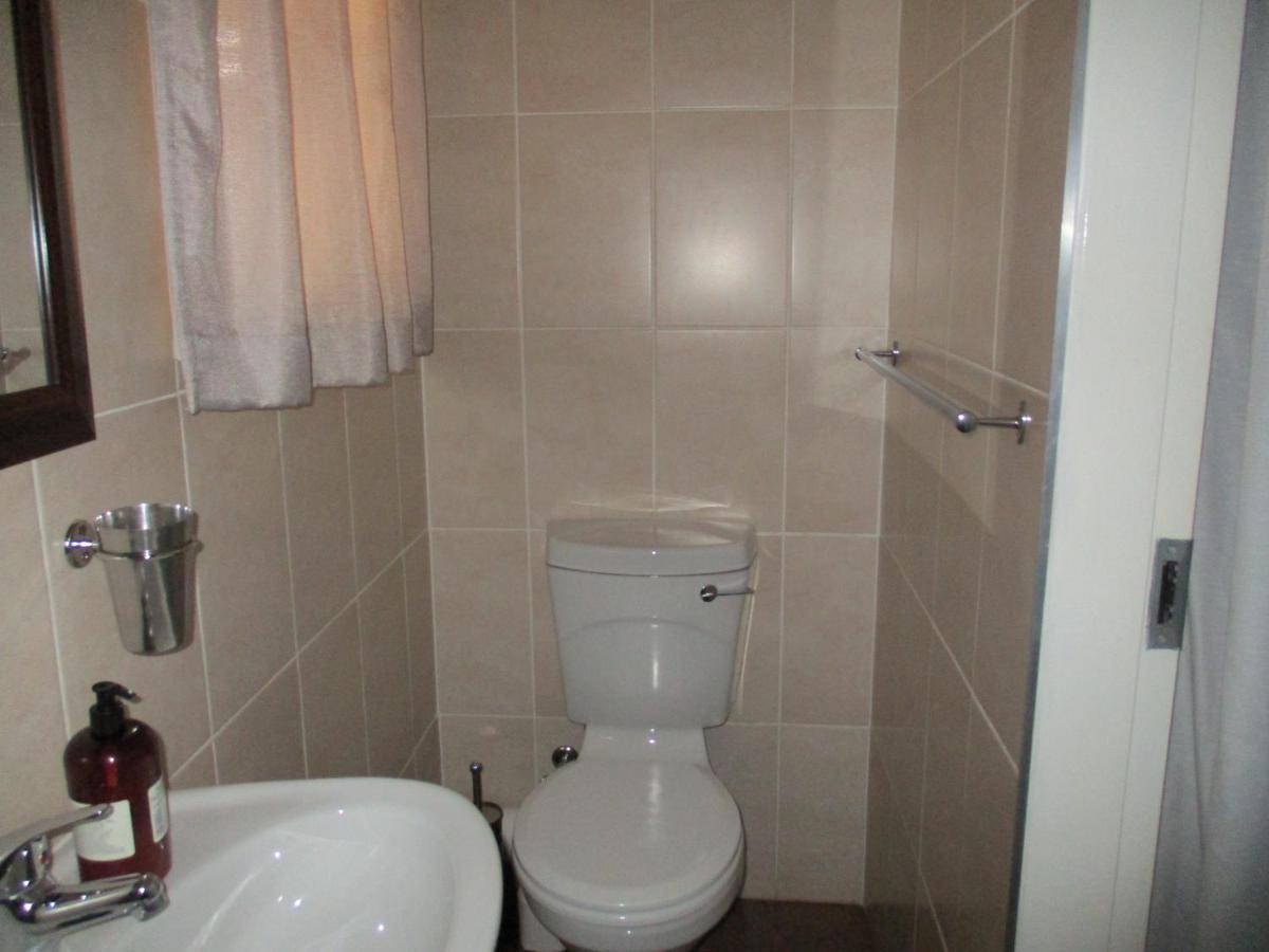 White Rose Guest House Vanderbijlpark Eksteriør bilde