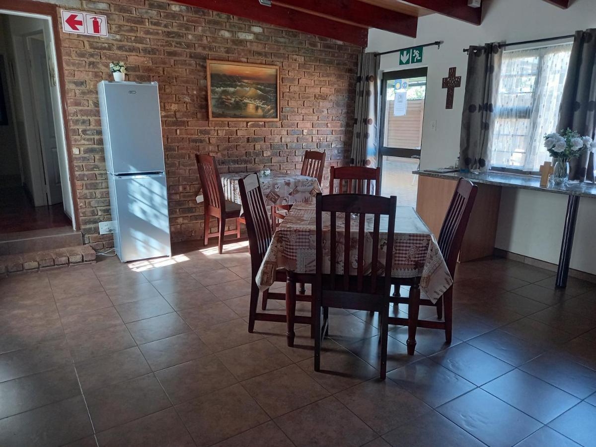 White Rose Guest House Vanderbijlpark Eksteriør bilde