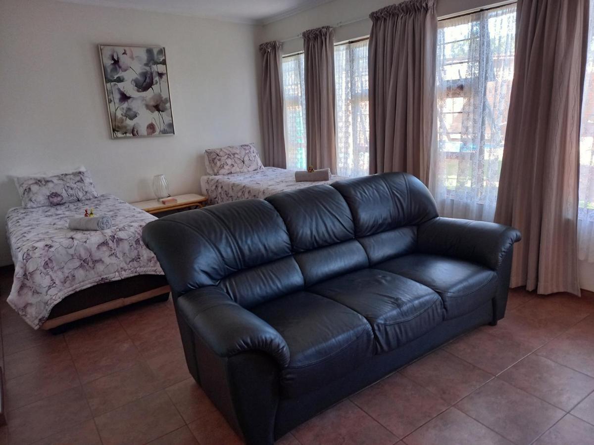 White Rose Guest House Vanderbijlpark Rom bilde